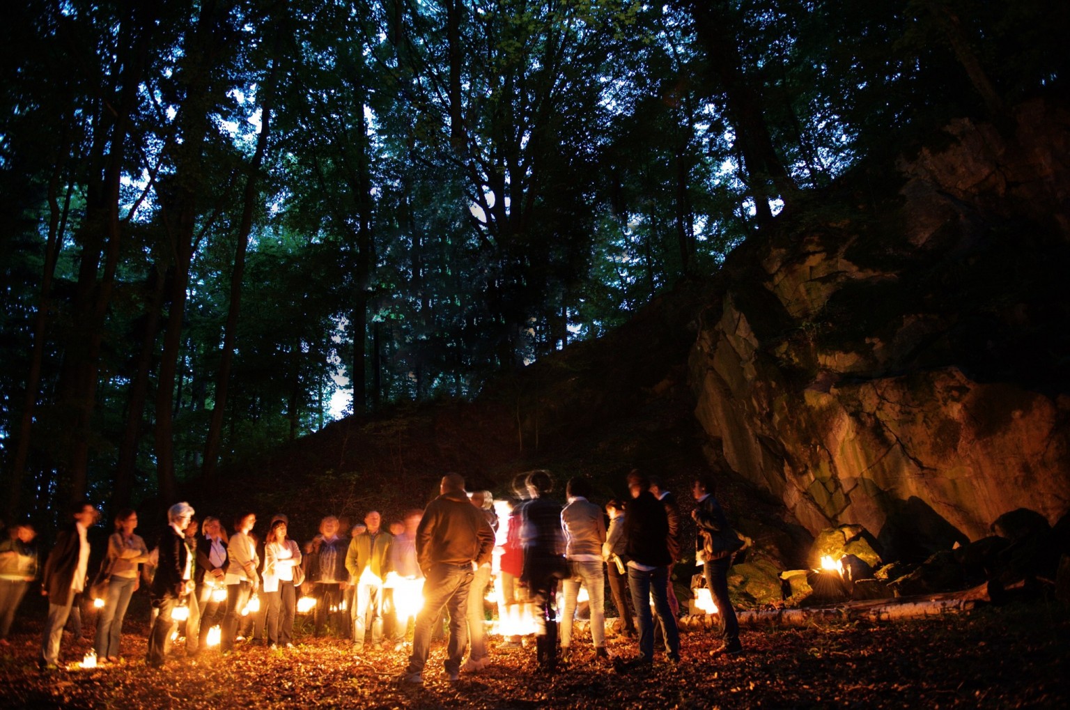 Magische Laternenwanderung & Rahmenprogramm im Refugium Hochstrass